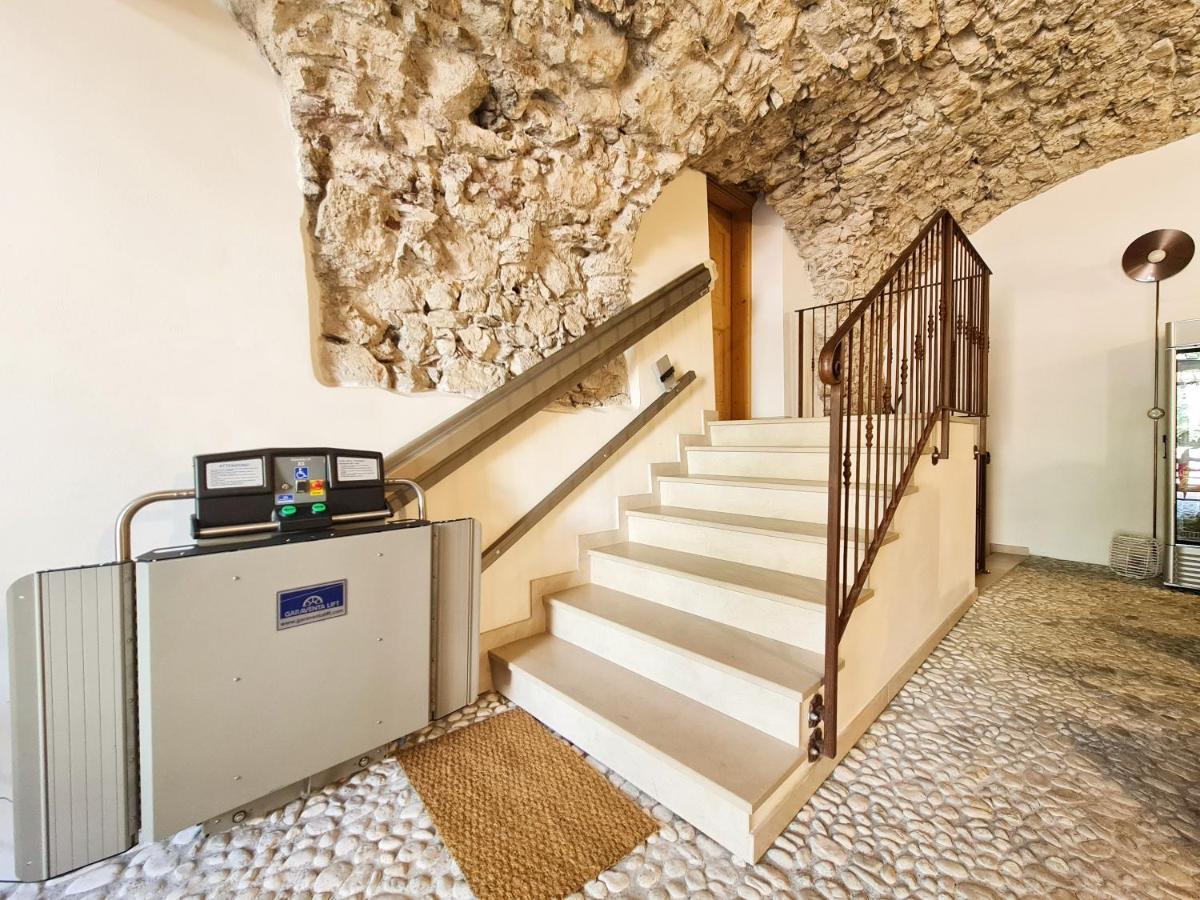 Pietra Rara Apartments Pietramurata Bagian luar foto